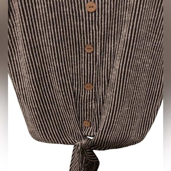 Caution in the Wind black/white striped tank top size small - Picture 4 of 8